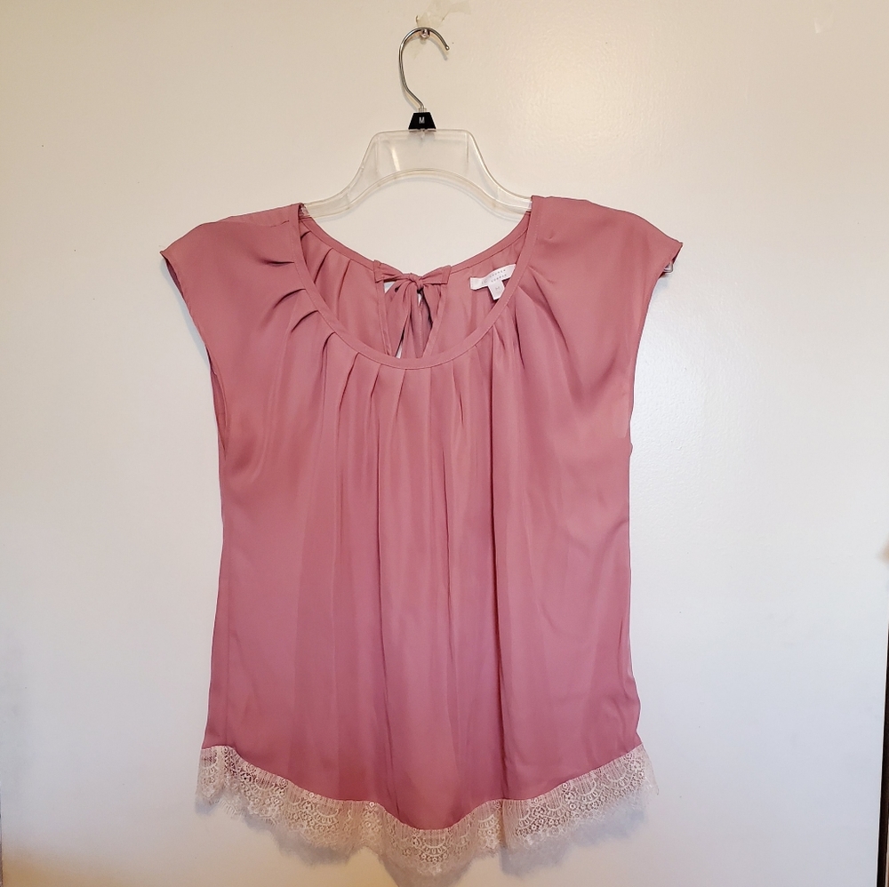 LC Lauren Conrad Rose Lace Hem Top M